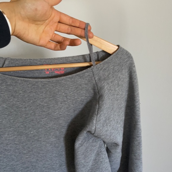 Aritzia TNA Cropped Sweater - Picture 5 of 6